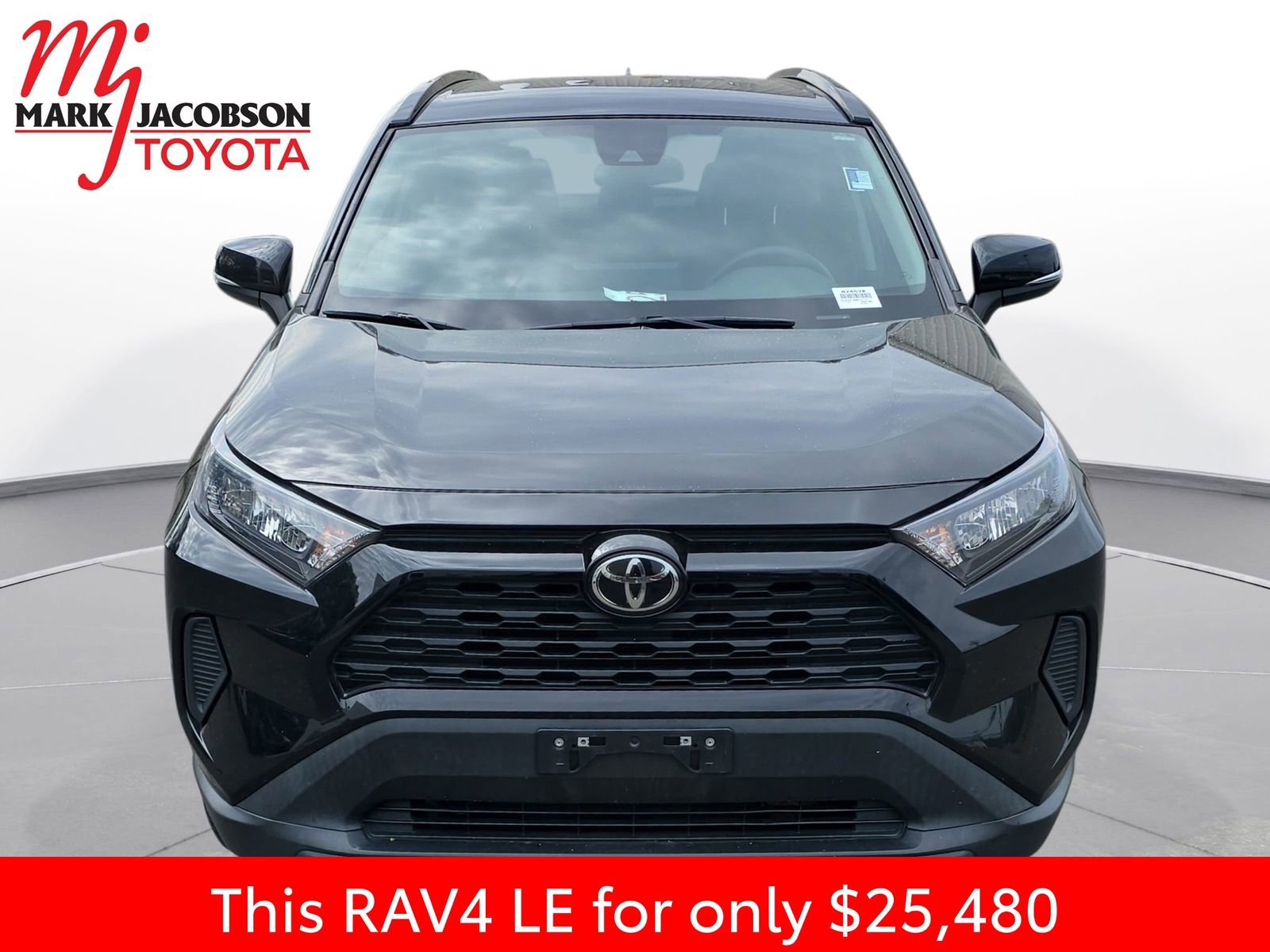 Used 2021 Toyota RAV4 LE image 3