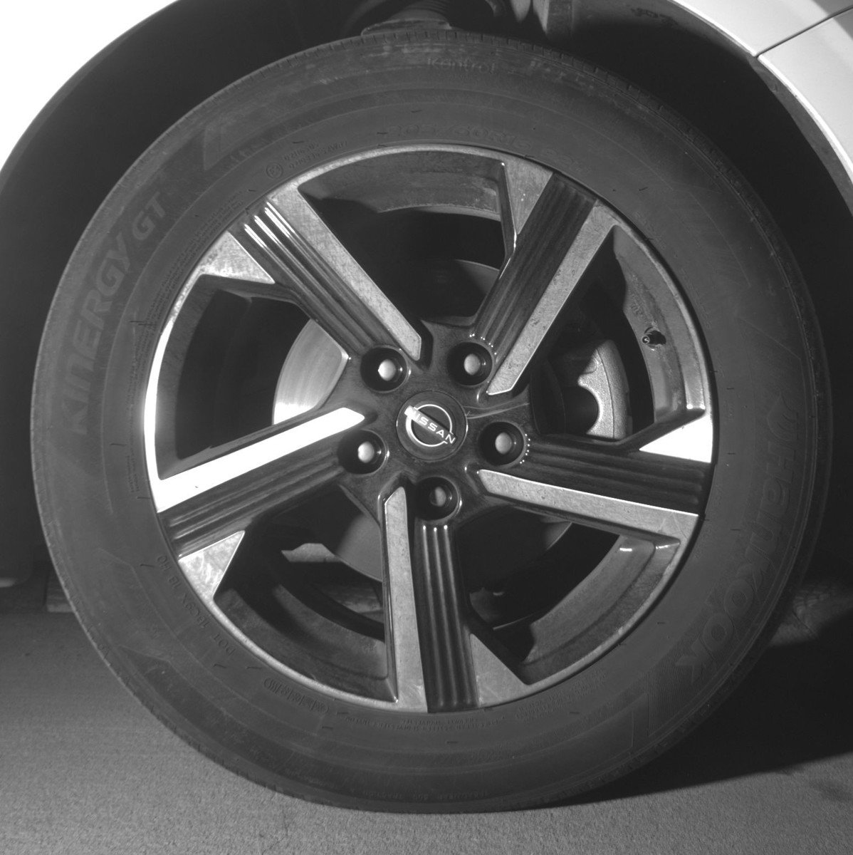 Used 2025 Nissan Sentra SV image 13