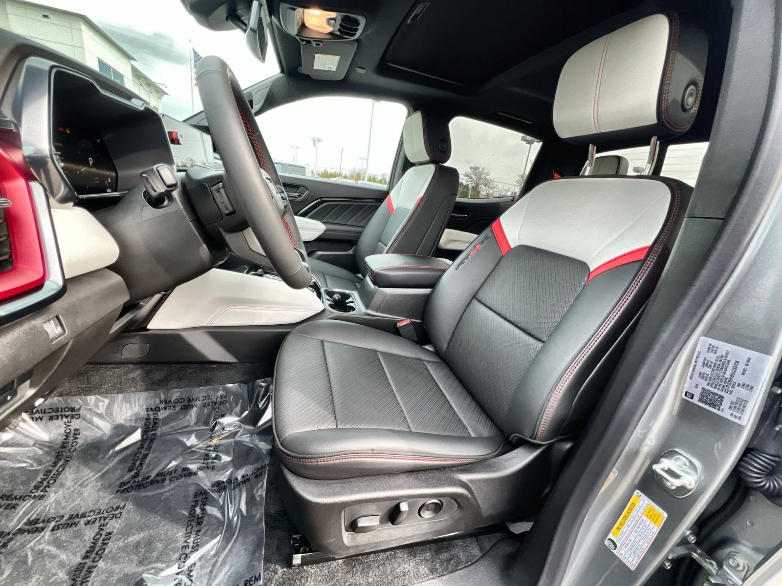 Used 2025 GMC Canyon AT4 w/ AT4X Package image 13