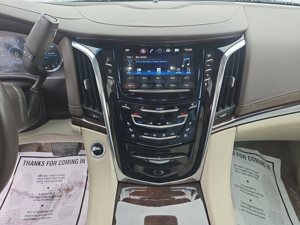 Used 2016 Cadillac Escalade Luxury image 15