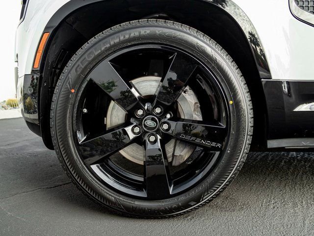 Used 2021 Land Rover Defender 110 X-Dynamic HSE image 11