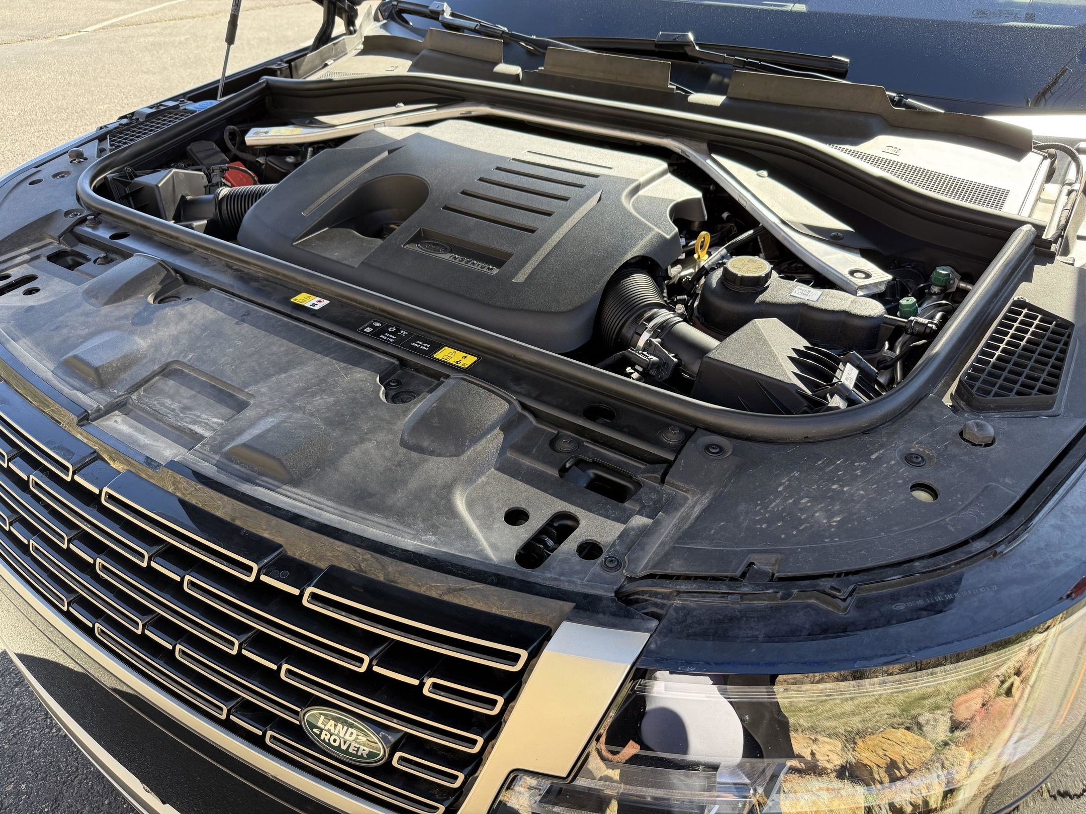 Certified 2023 Land Rover Range Rover SE image 42