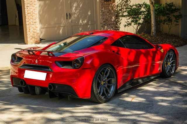 Used 2017 Ferrari 488 GTB image 8