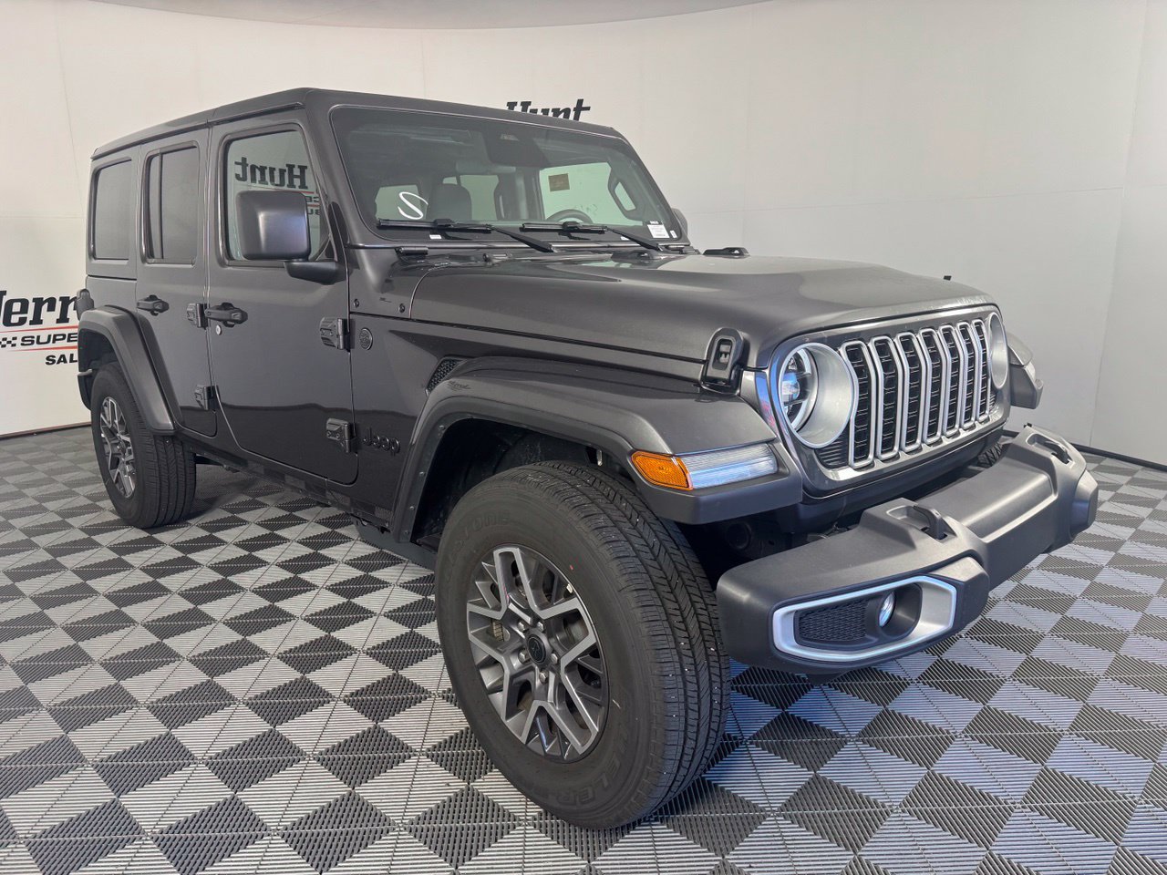 Used 2026 Jeep Wrangler Unlimited Sahara AWD/4WD image 6