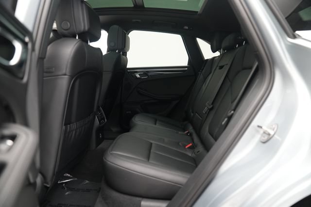 Certified 2026 Porsche Macan AWD/4WD image 14