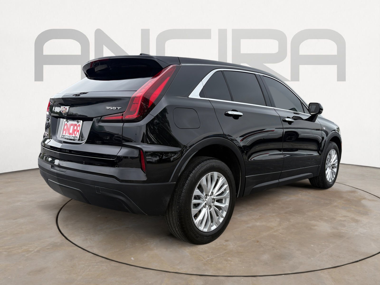 Used 2024 Cadillac XT4 Luxury w/ LPO, Floor Liner Package FWD image 10