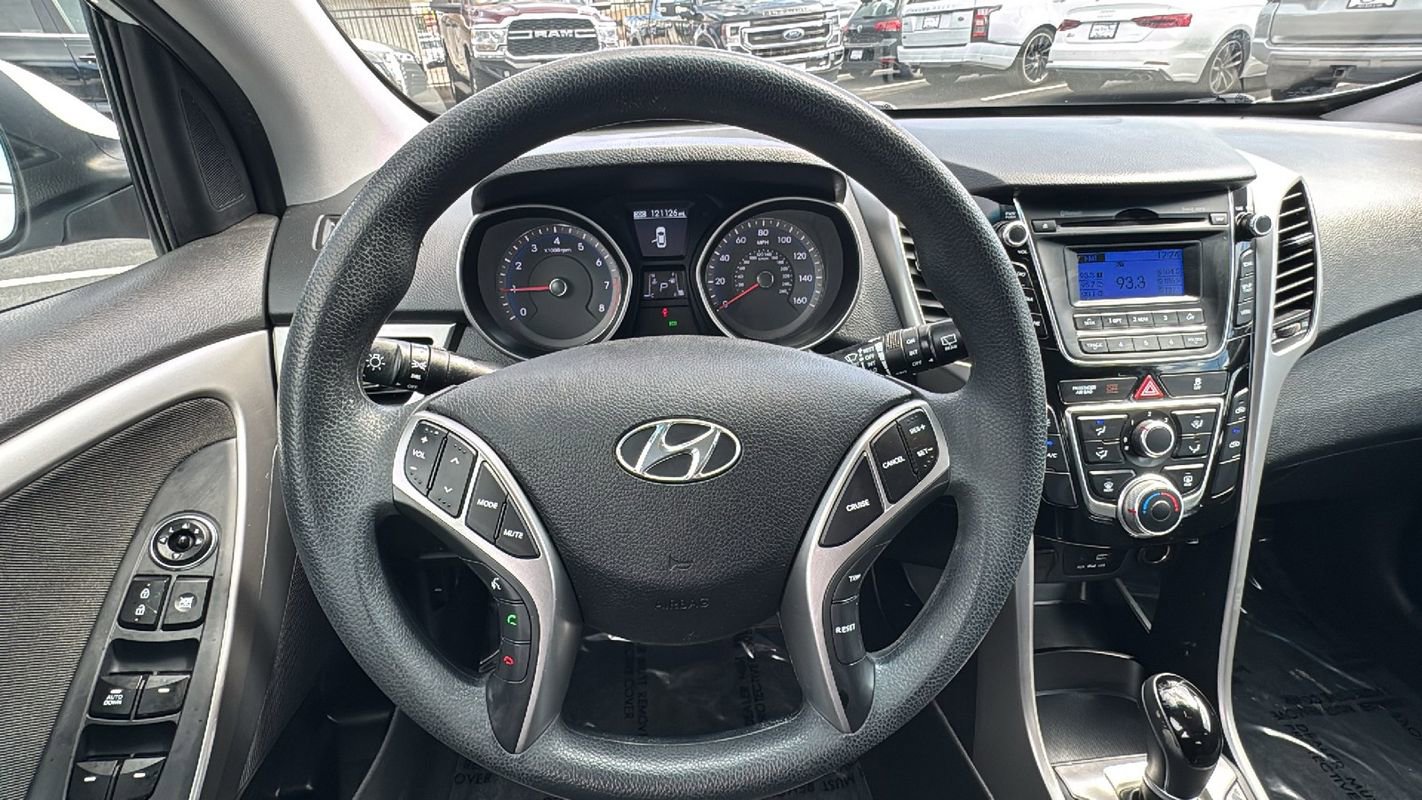 Used 2017 Hyundai Elantra GT image 21