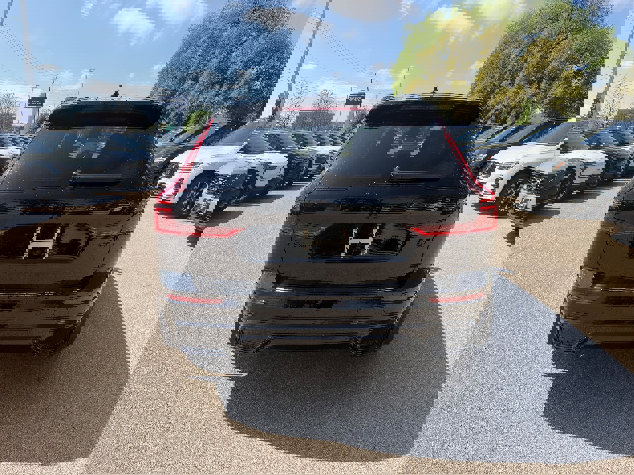 New 2026 Volvo XC60 B5 Ultra w/ Protection Package Premier image 5