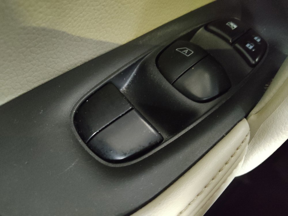 Used 2018 Nissan Rogue Sport SV image 27