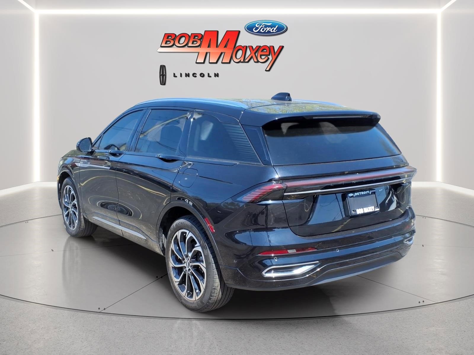 Used 2024 Lincoln Nautilus Reserve w/ Equipment Group 202A AWD/4WD image 6