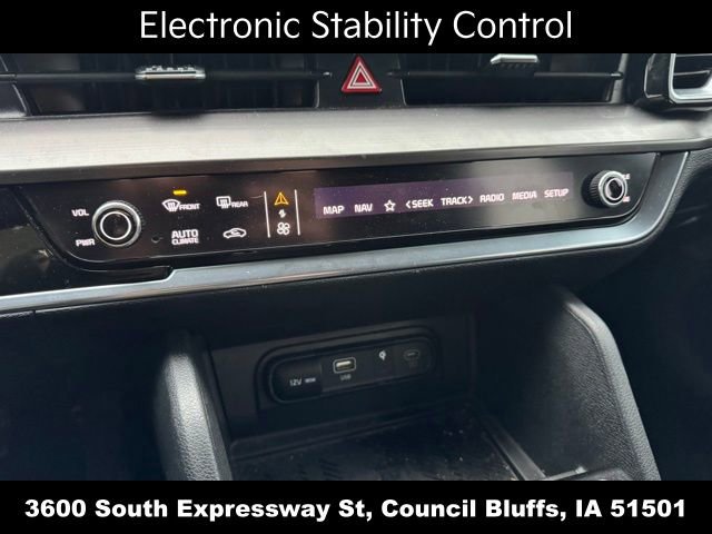 Used 2025 Kia Sportage EX w/ Premium Package AWD/4WD image 23