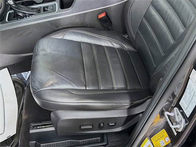 Used 2017 Ford Escape Titanium w/ Canadian Touring Package image 18