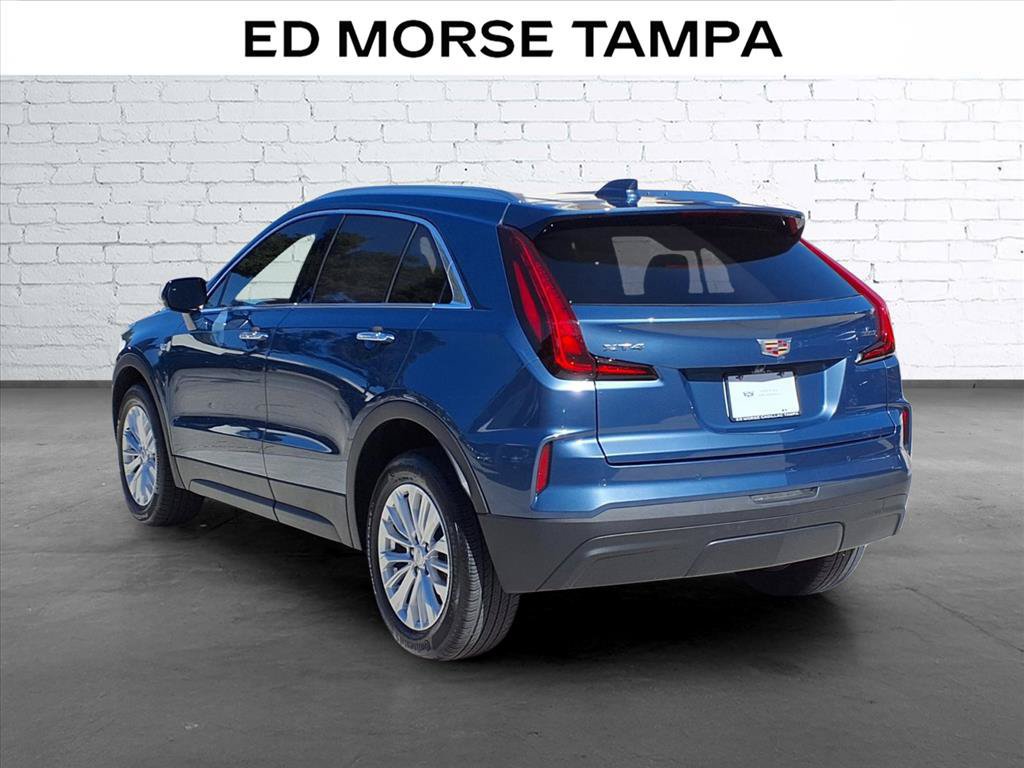 Certified 2024 Cadillac XT4 Luxury FWD image 3