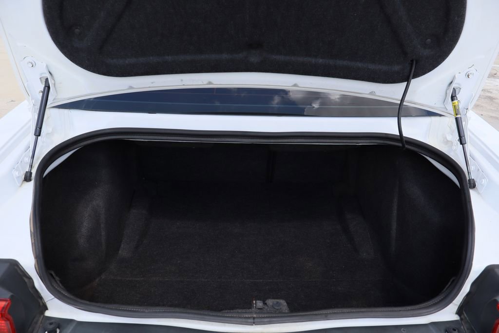 Used 2014 Dodge Challenger R/T RWD image 23