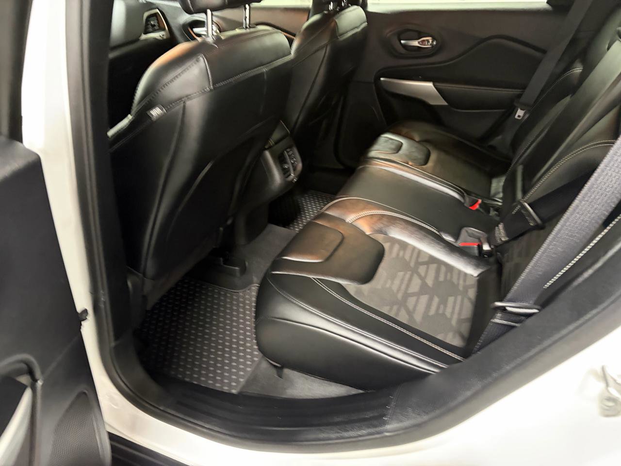 Used 2022 Jeep Cherokee Latitude w/ Trailer Tow Group image 25