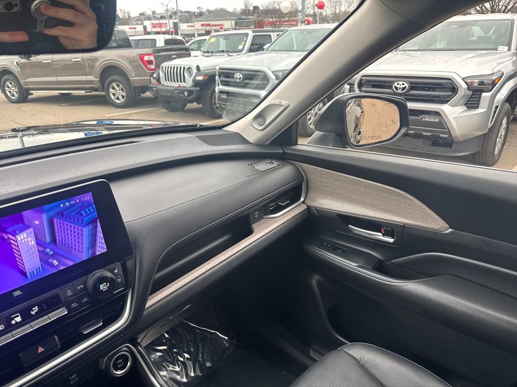 Used 2024 Toyota Grand Highlander Limited image 30