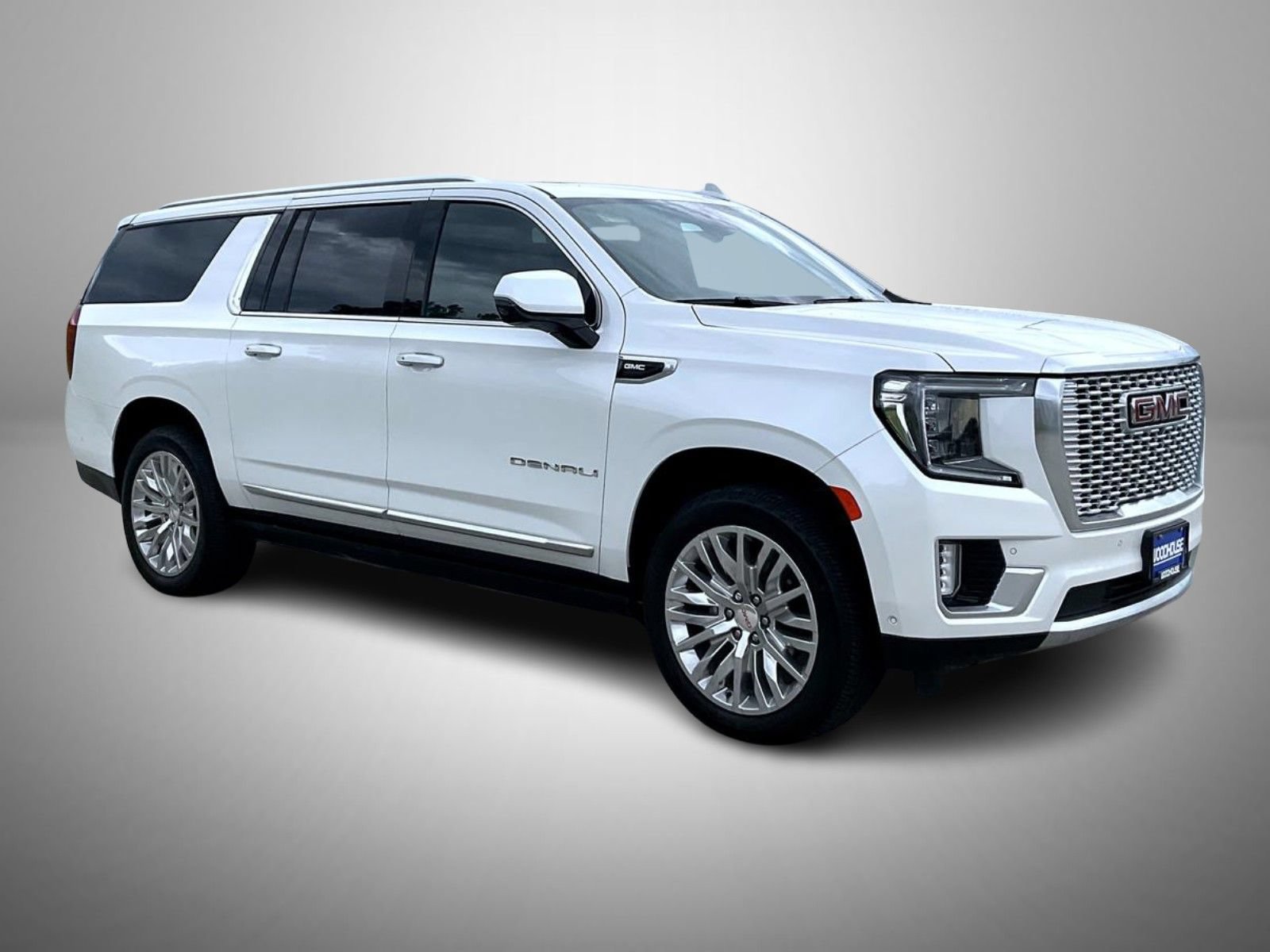 Used 2023 GMC Yukon XL Denali w/ Denali Reserve Package AWD/4WD image 3