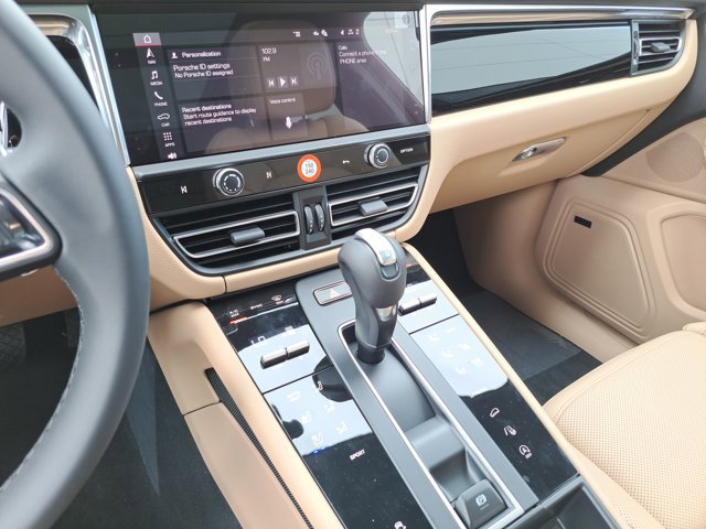 New 2026 Porsche Macan image 31