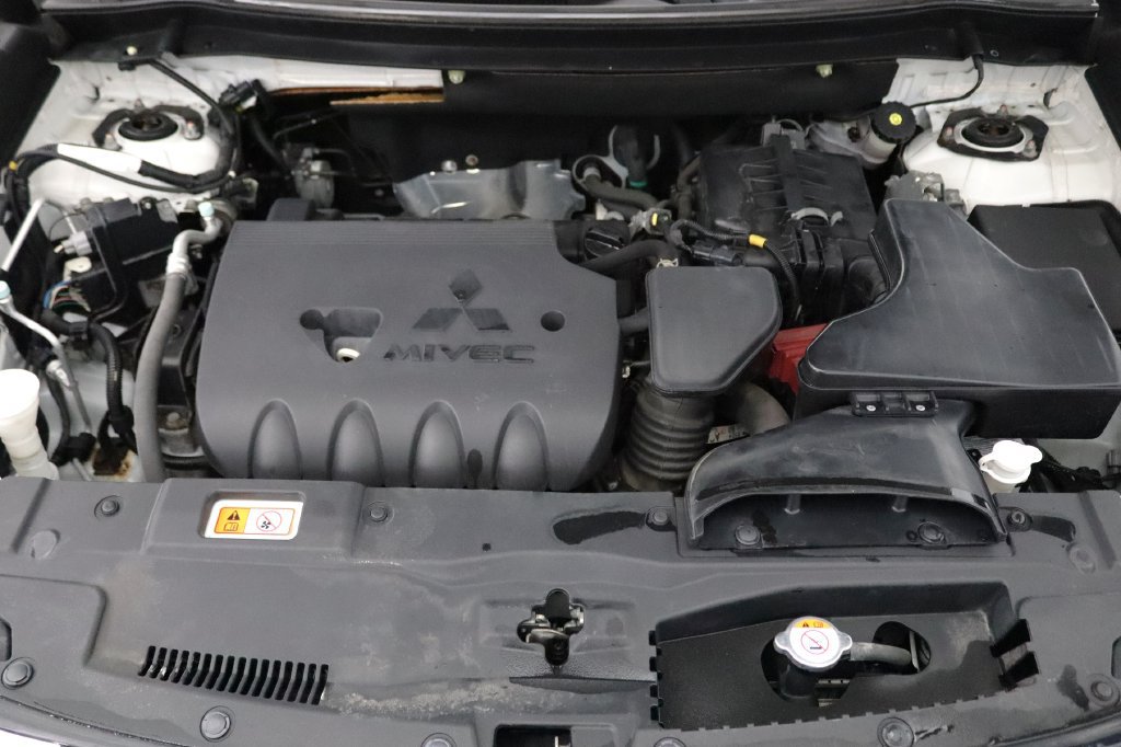 Used 2016 Mitsubishi Outlander SE FWD image 30