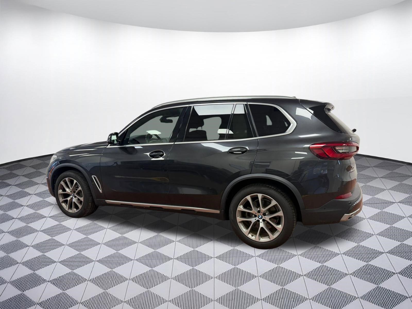 Used 2020 BMW X5 xDrive40i w/ Convenience Package image 3