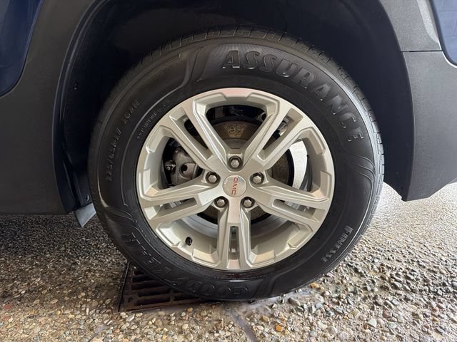 Certified 2023 GMC Terrain SLE w/ Driver Convenience Package FWD image 10