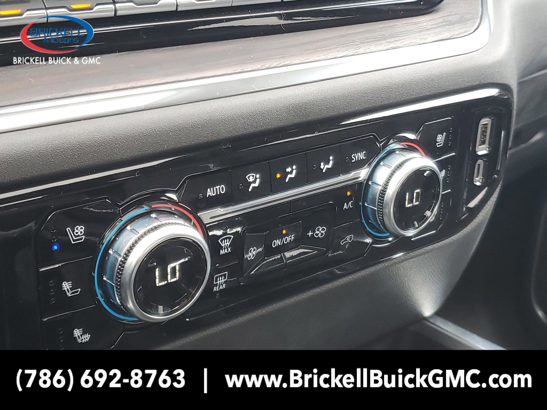 New 2025 GMC Sierra 1500 SLT w/ SLT Convenience Package image 29