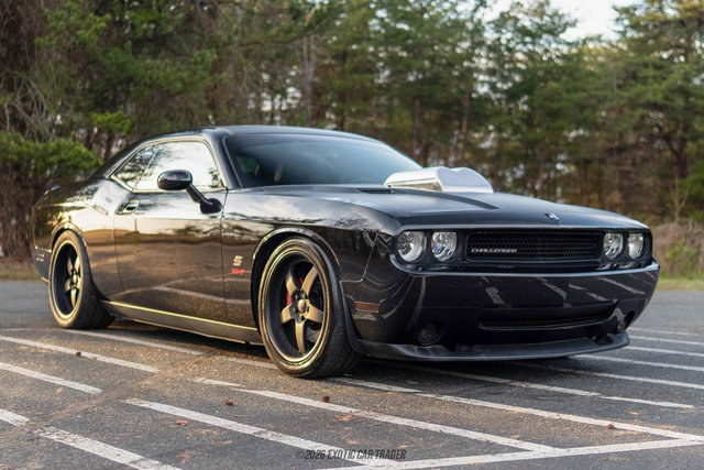 Used 2009 Dodge Challenger SRT8 w/ SRT Option Group II image 12