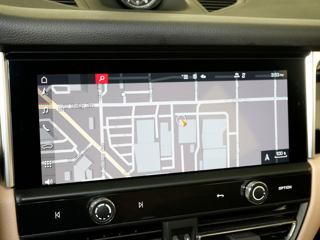 Certified 2024 Porsche Macan image 31