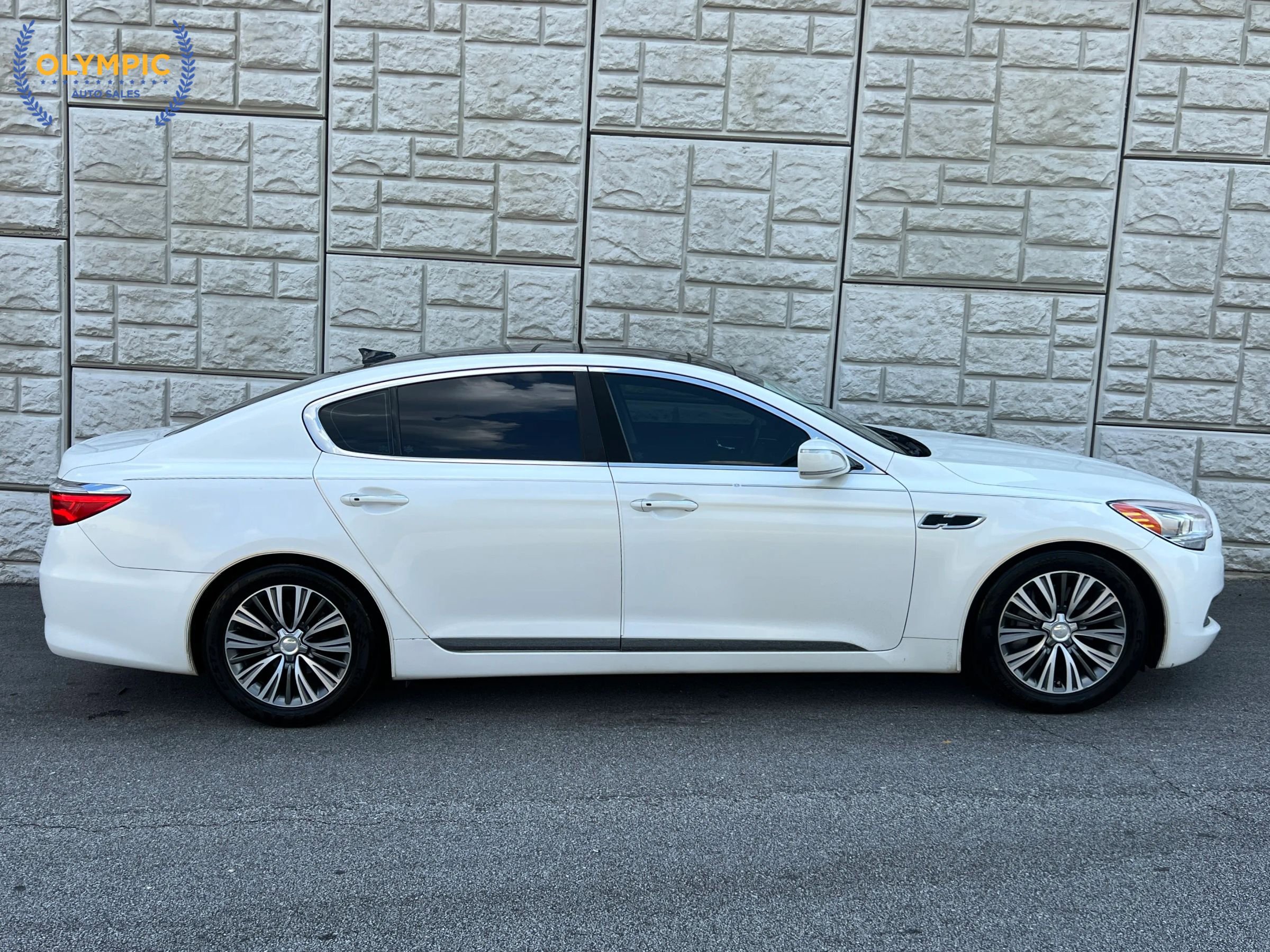 Used 2016 Kia K900 Premium RWD image 8
