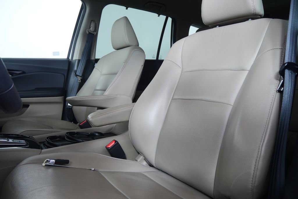 Used 2017 Honda Pilot Touring image 11