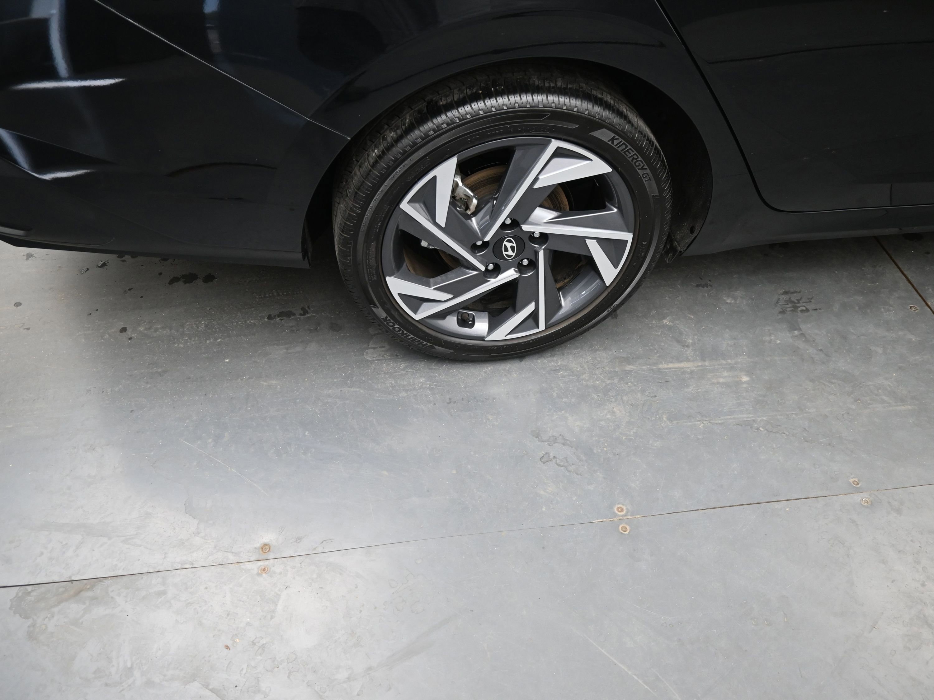 Used 2025 Hyundai Elantra SEL image 11