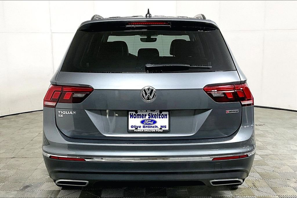 Used 2021 Volkswagen Tiguan SE w/ Panoramic Sunroof Package image 4