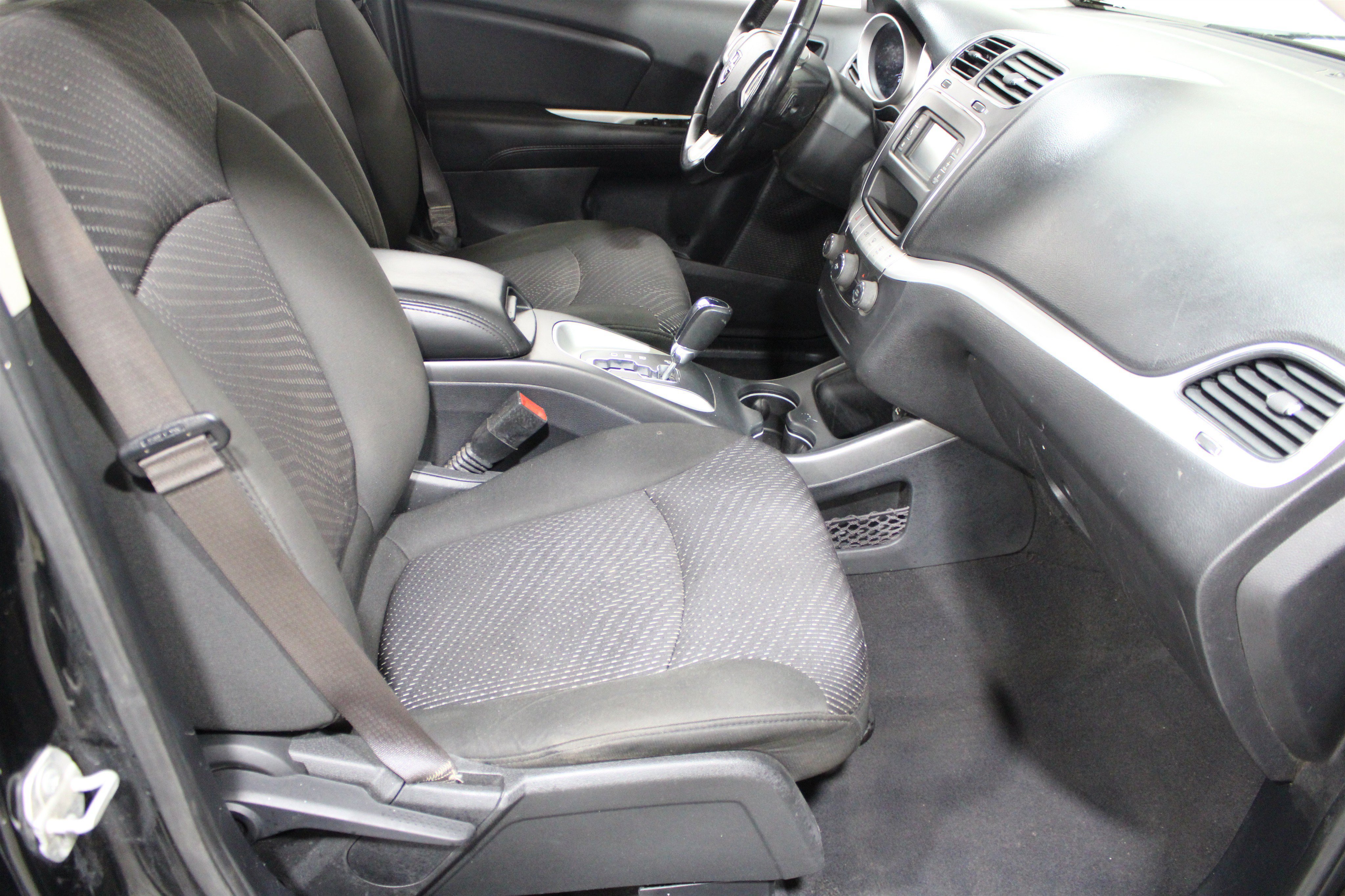 Used 2020 Dodge Journey SE w/ SE Popular Equipment Group FWD image 25