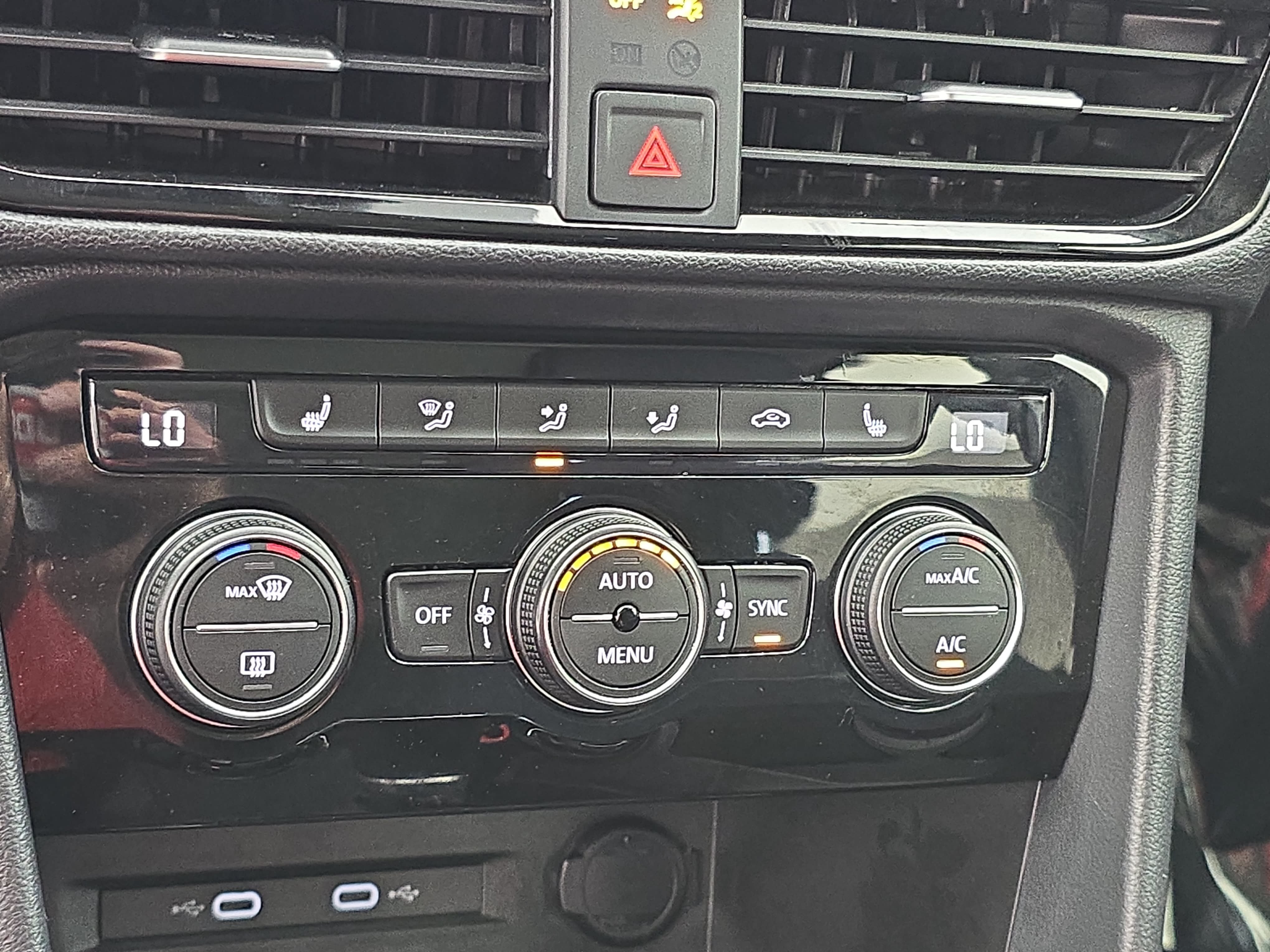 Certified 2024 Volkswagen Taos SE AWD/4WD image 23