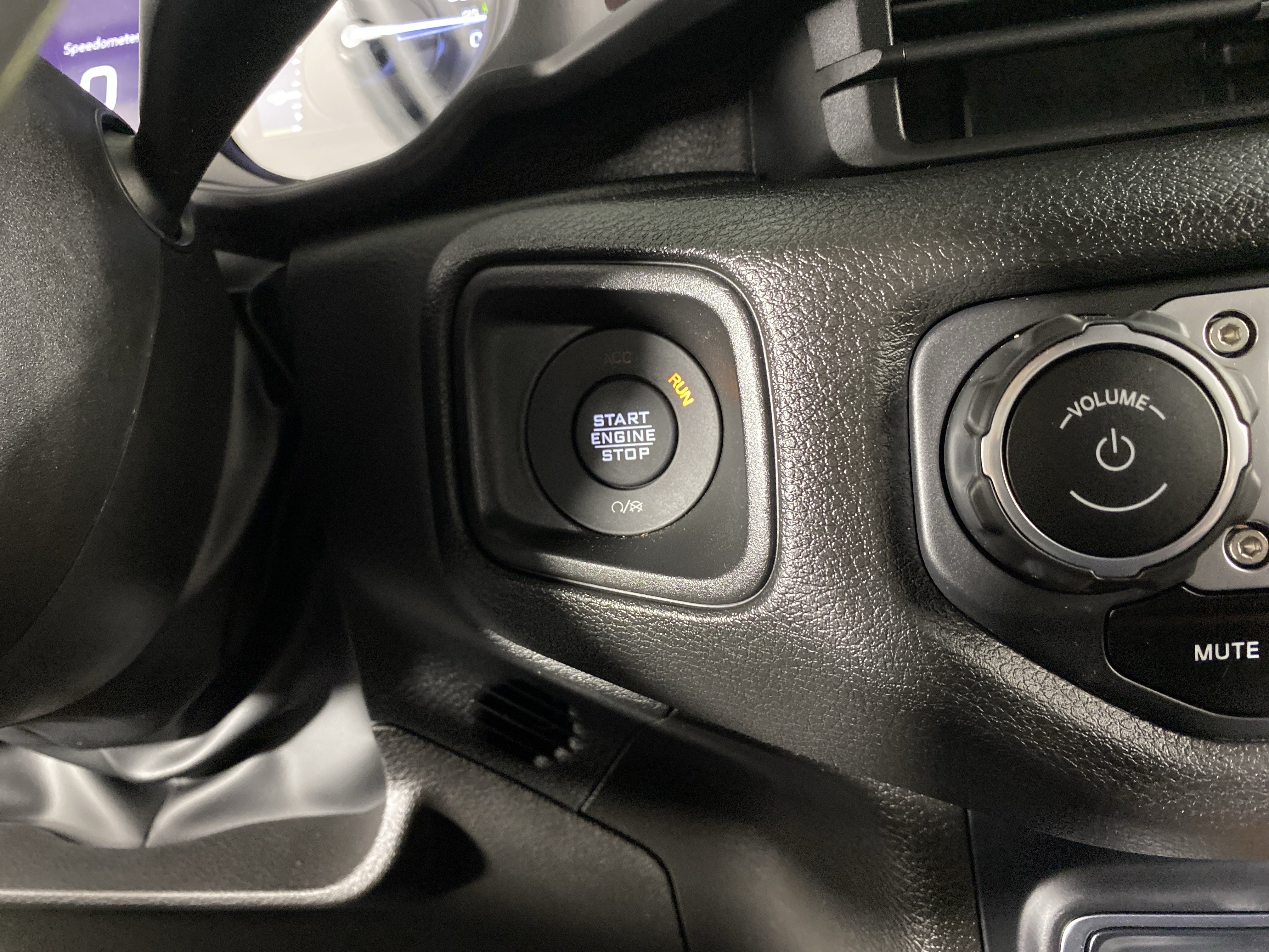 Used 2024 Jeep Wrangler Unlimited w/ Convenience Group AWD/4WD image 26