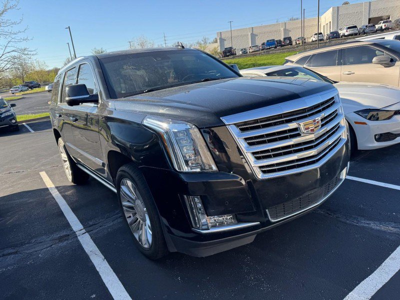 Used 2017 Cadillac Escalade Platinum image 3