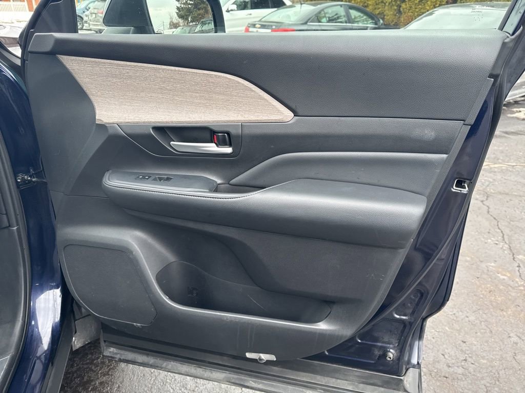Used 2024 Toyota Grand Highlander Platinum image 31