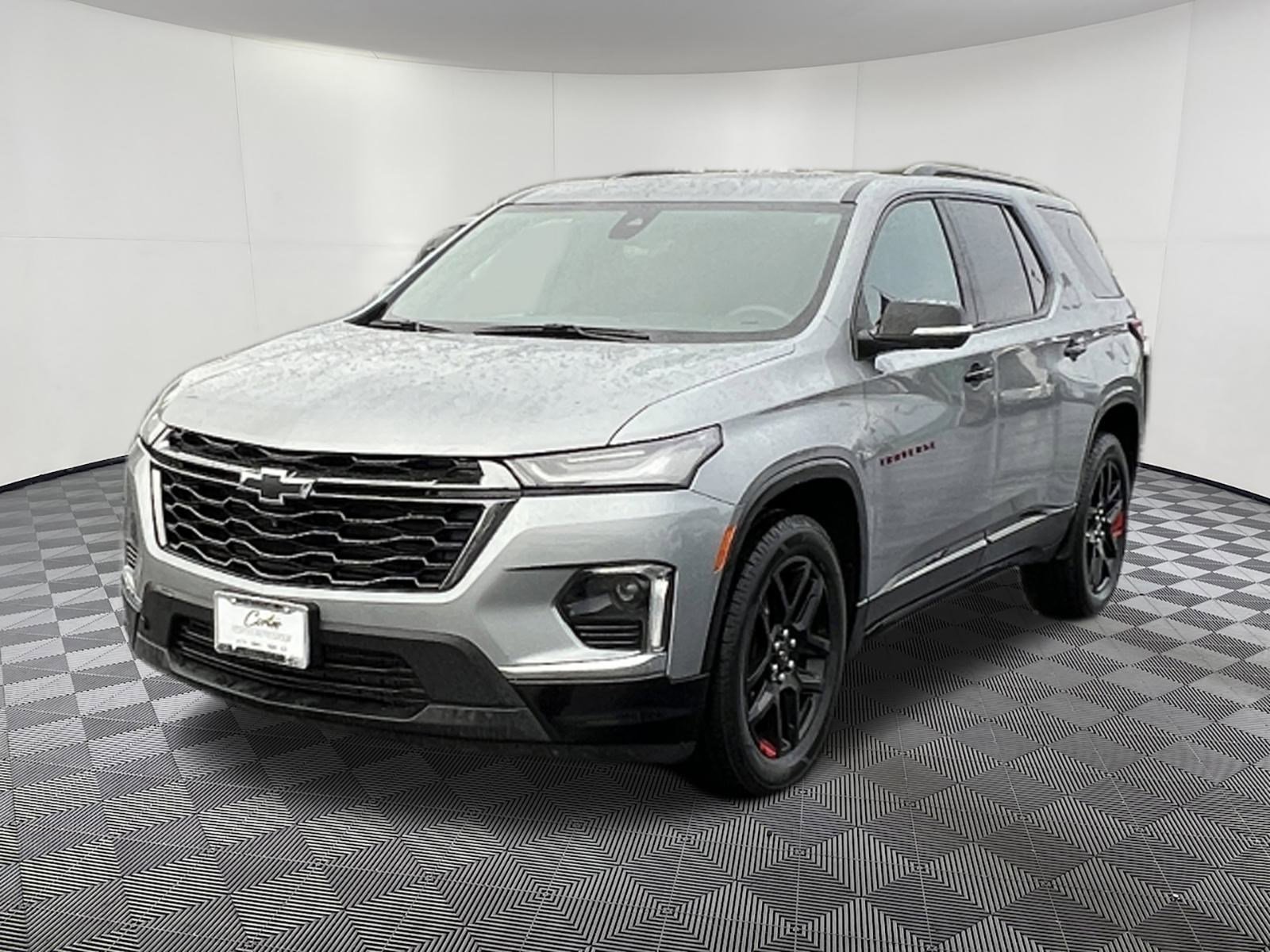 Used 2024 Chevrolet Traverse Premier w/ Redline Edition AWD/4WD image 3