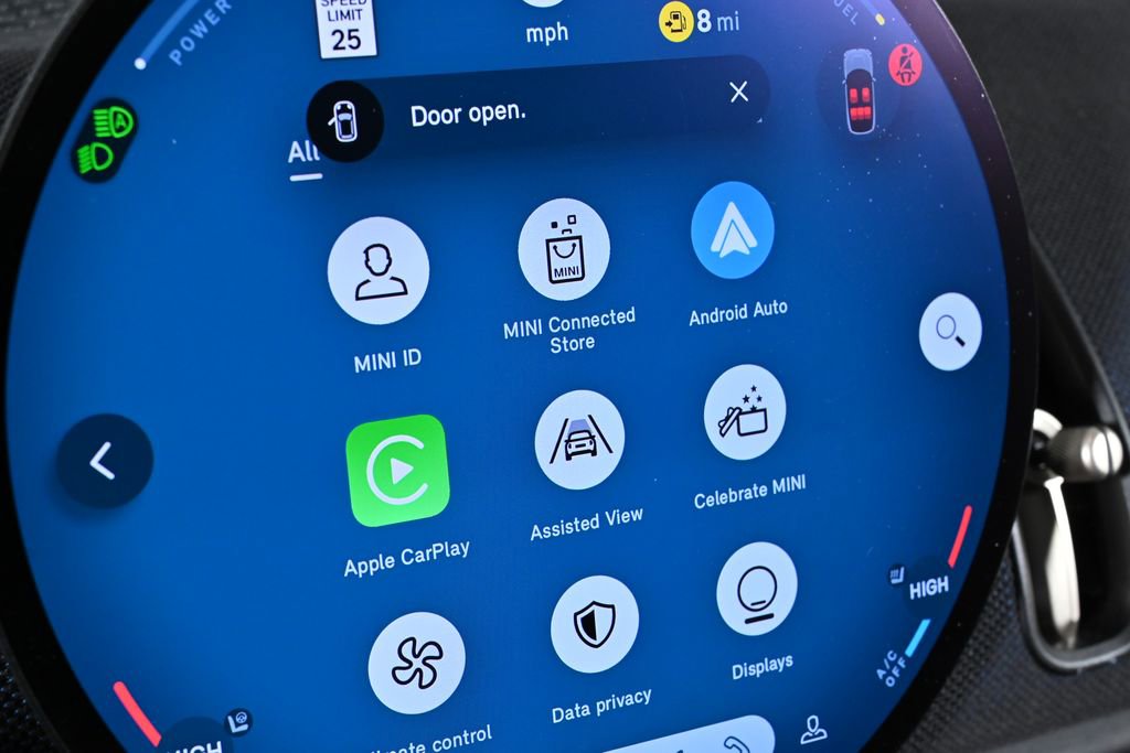 Used 2025 MINI Cooper Countryman S w/ Comfort Package Max image 14