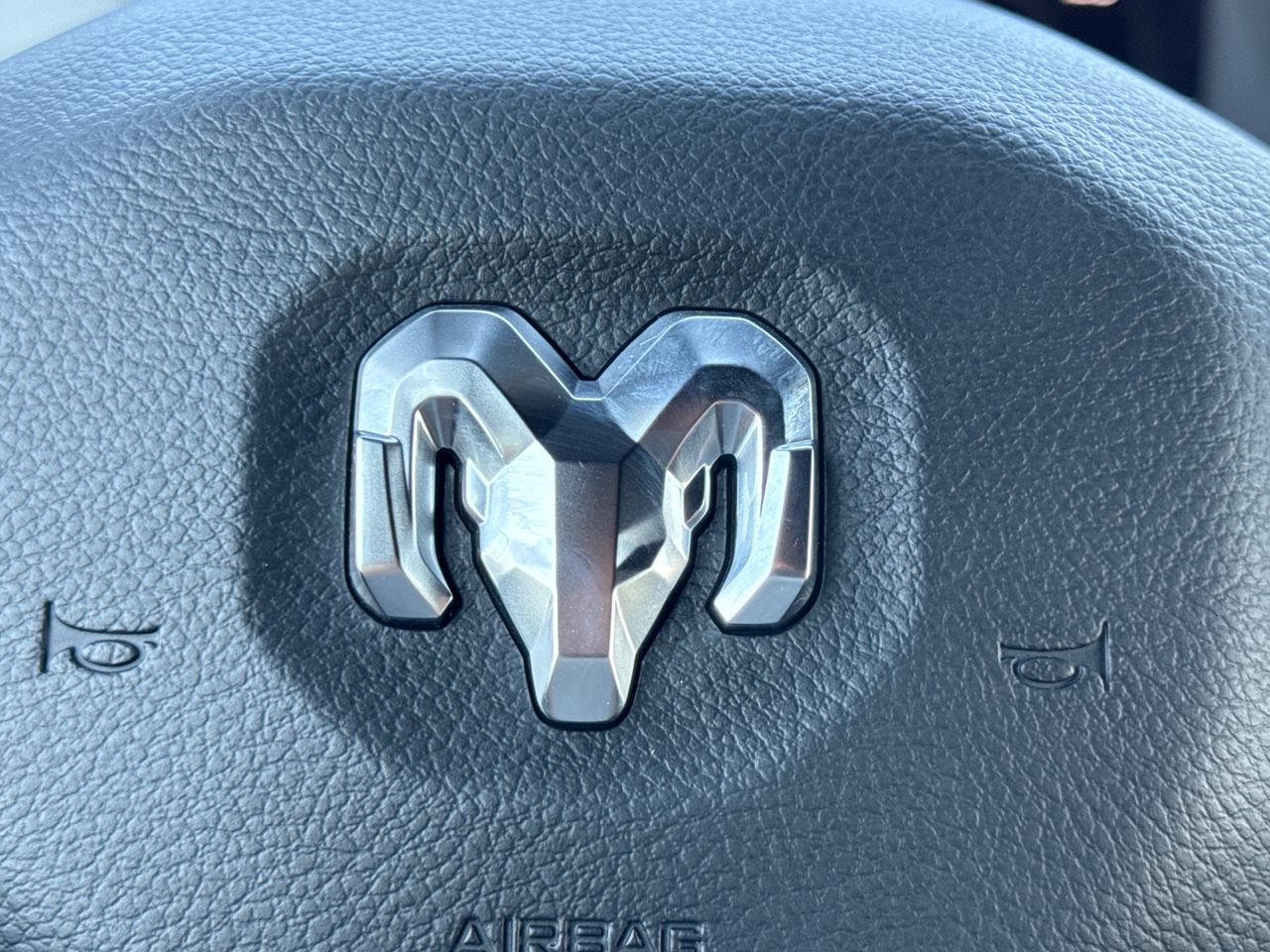Used 2025 RAM 2500 Laramie AWD/4WD image 32