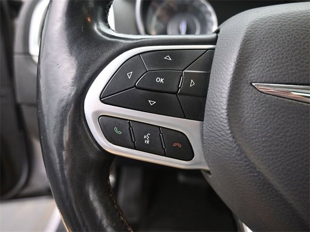 Used 2017 Chrysler 300 C image 32