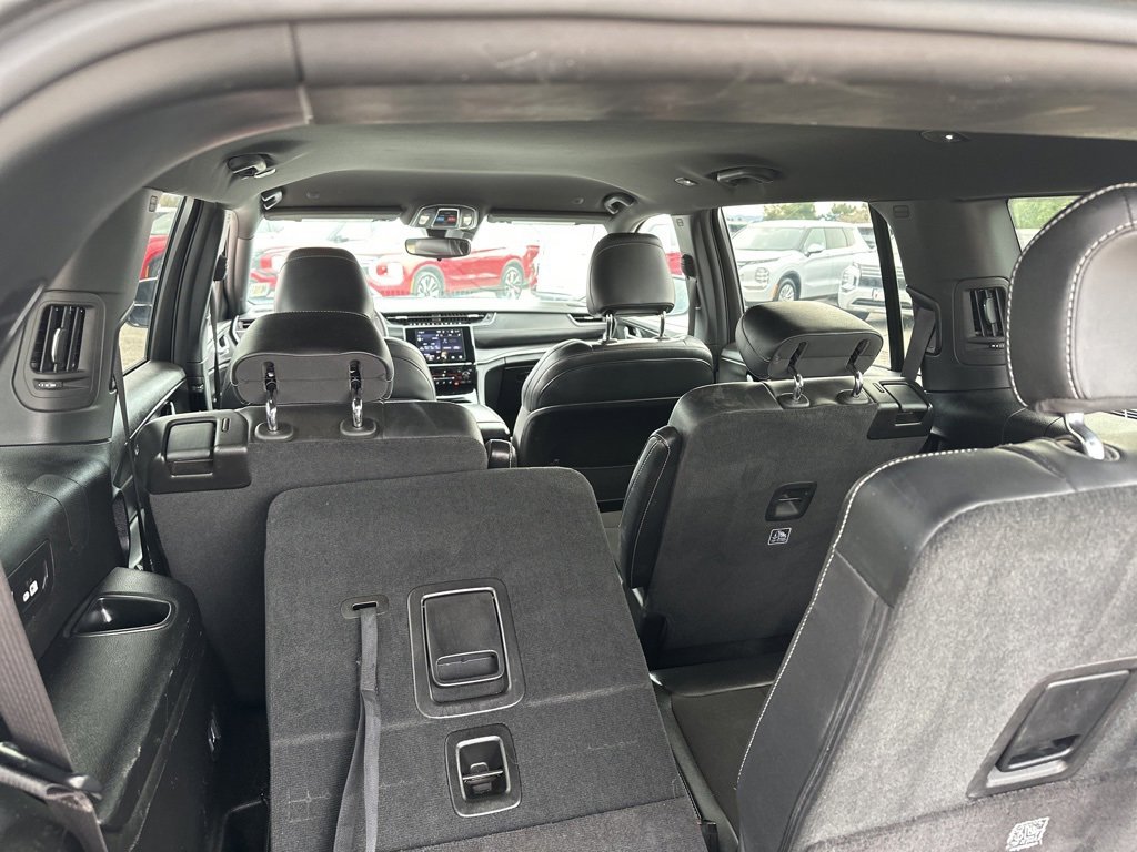 Used 2023 Jeep Grand Cherokee L Laredo image 20