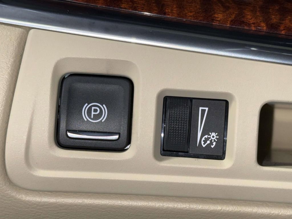 Used 2017 Cadillac XT5 Luxury w/ Driver Awareness Package image 27