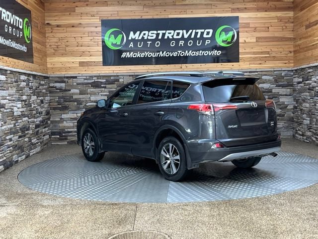 Used 2018 Toyota RAV4 XLE AWD/4WD image 9