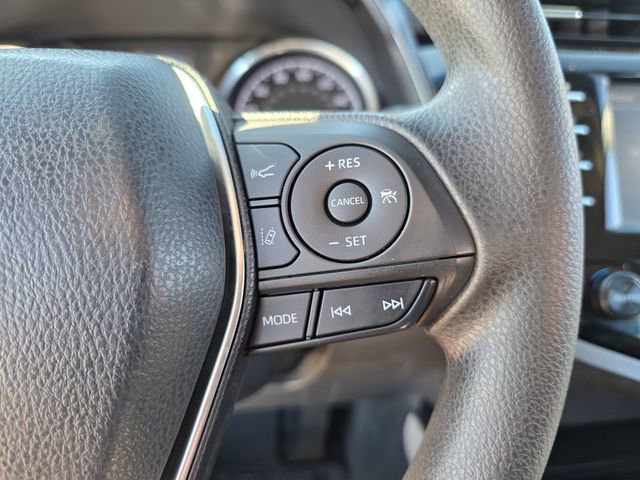 Used 2018 Toyota Camry LE image 23