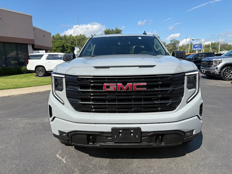 Used 2024 GMC Sierra 1500 Elevation w/ Preferred Package AWD/4WD image 3