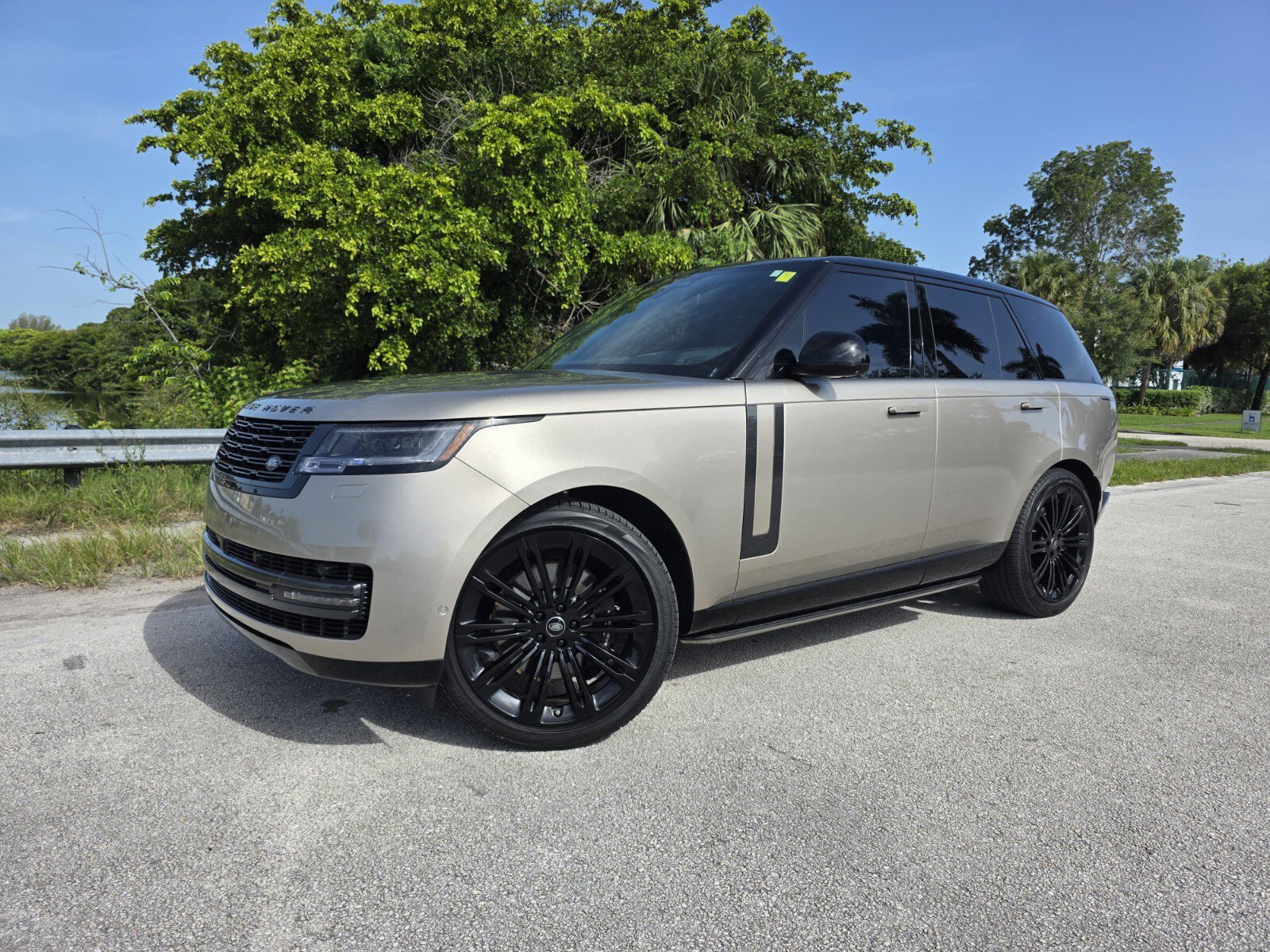 Certified 2024 Land Rover Range Rover SE