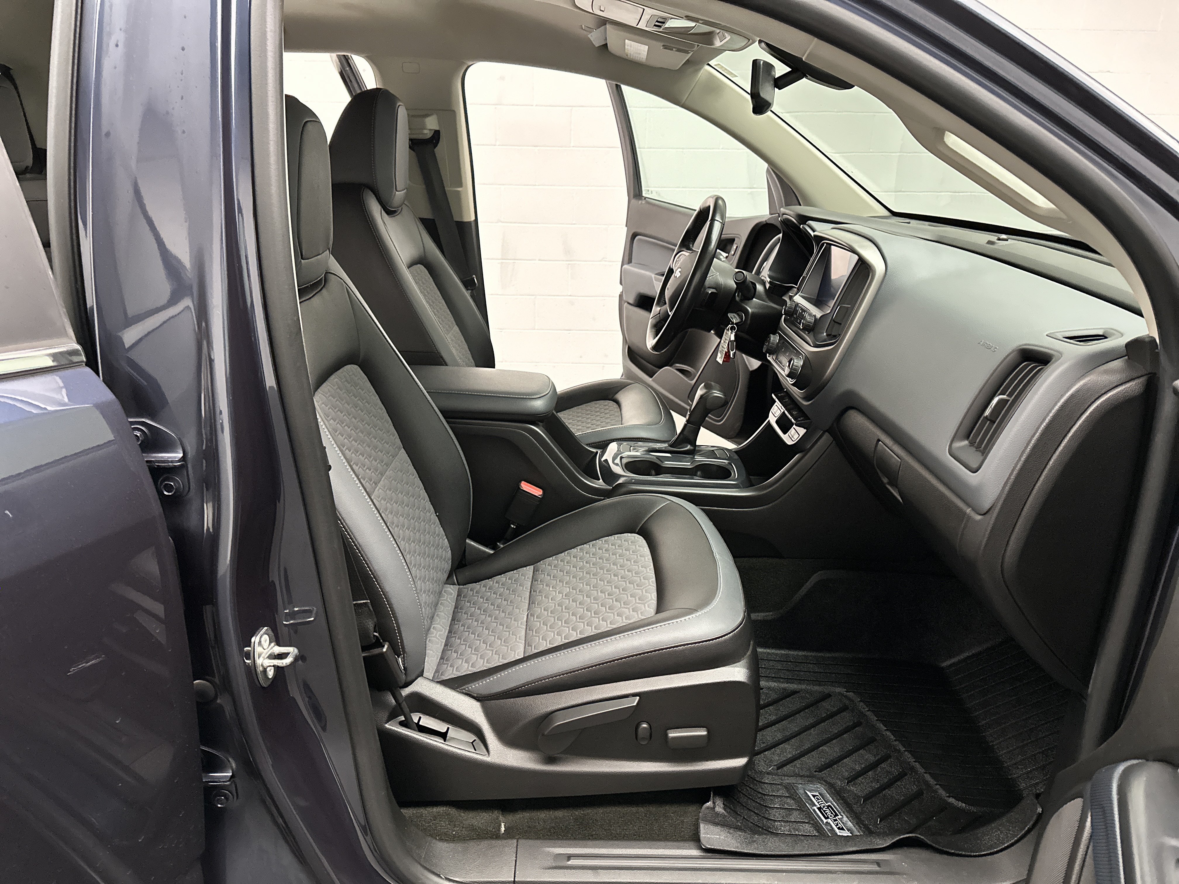 Used 2018 Chevrolet Colorado Z71 w/ Centennial Edition AWD/4WD image 22