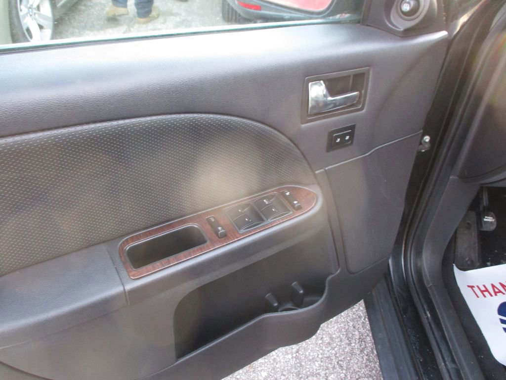 Used 2009 Ford Taurus Limited image 11