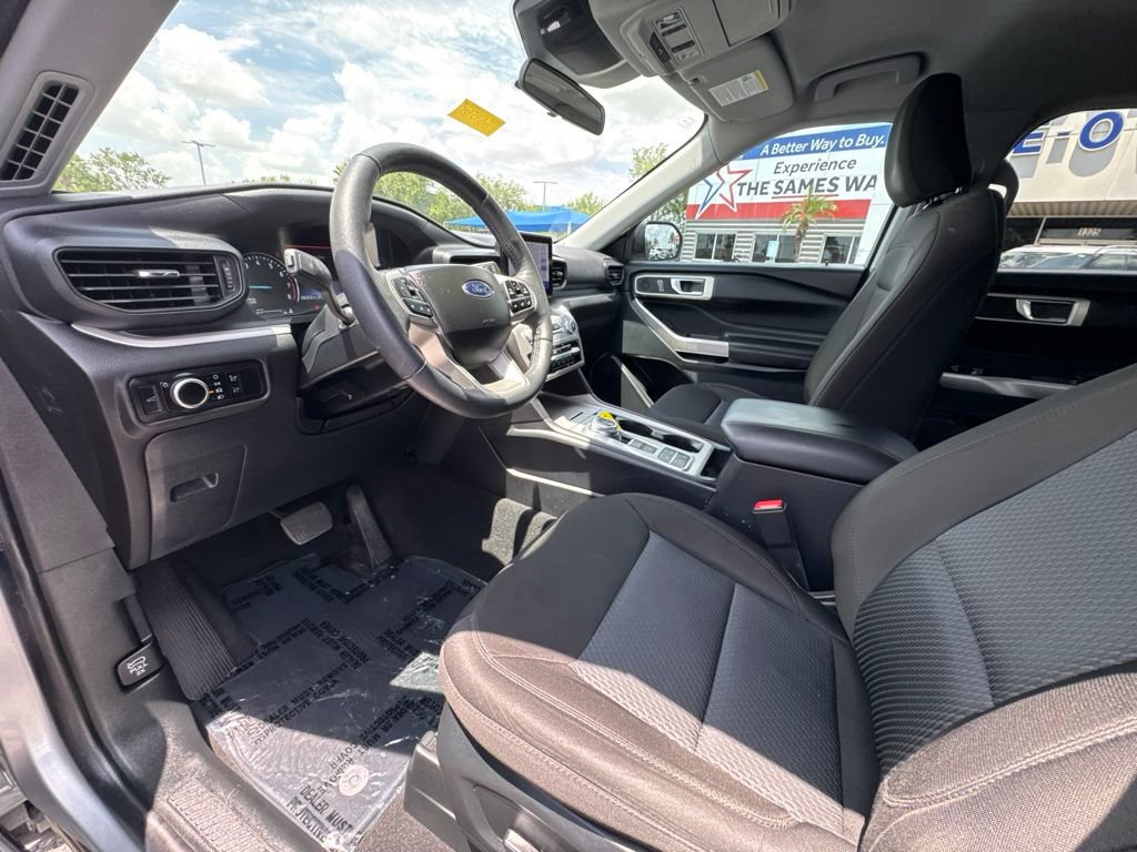 Used 2023 Ford Explorer XLT RWD image 13